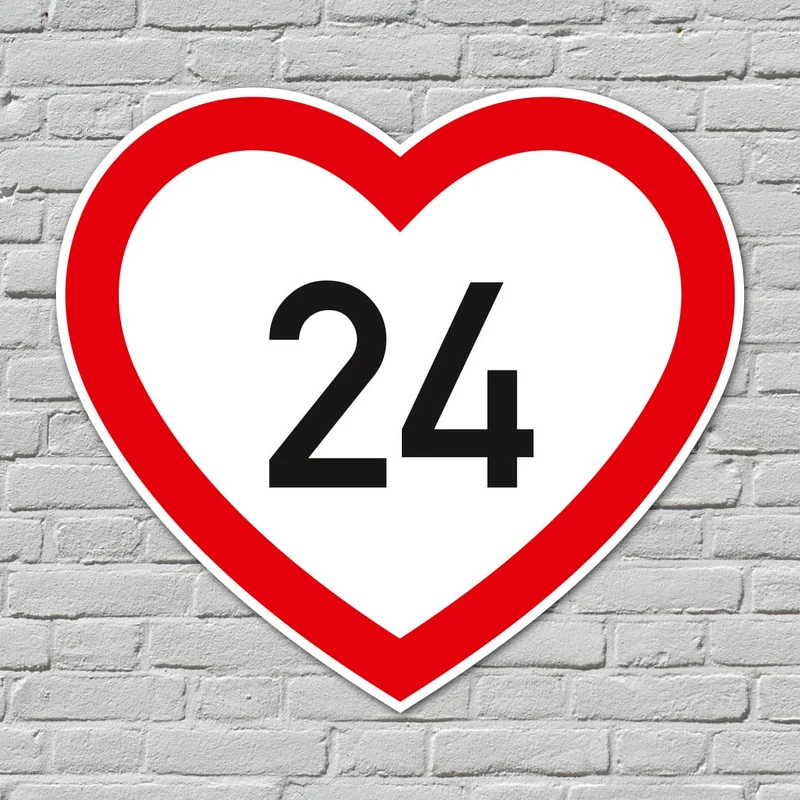 Herzförmiges PVC-Schild mit Wunschalter zum Geburtstag