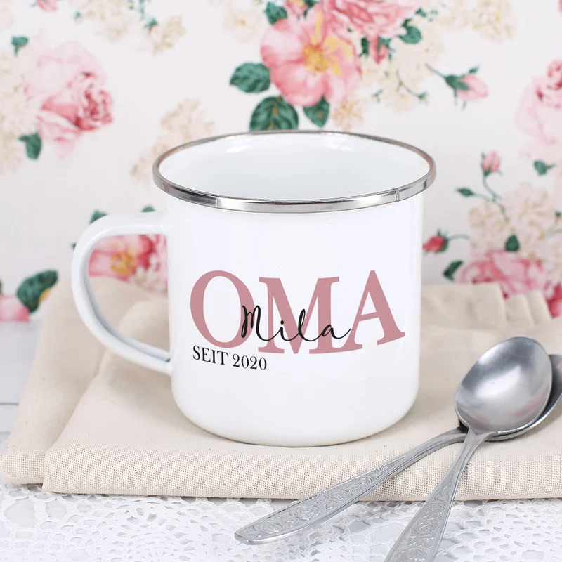 Emailletasse für die beste Oma mit Namensaufdruck der Enkelkinder