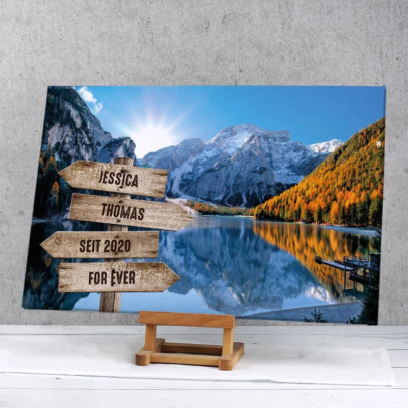 Wegweiser im Gebirge - individuelle Leinwand mit 4 Namen