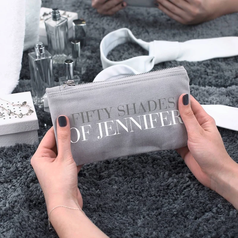Graues Beautycase mit Name für Schminksachen und Accessoires