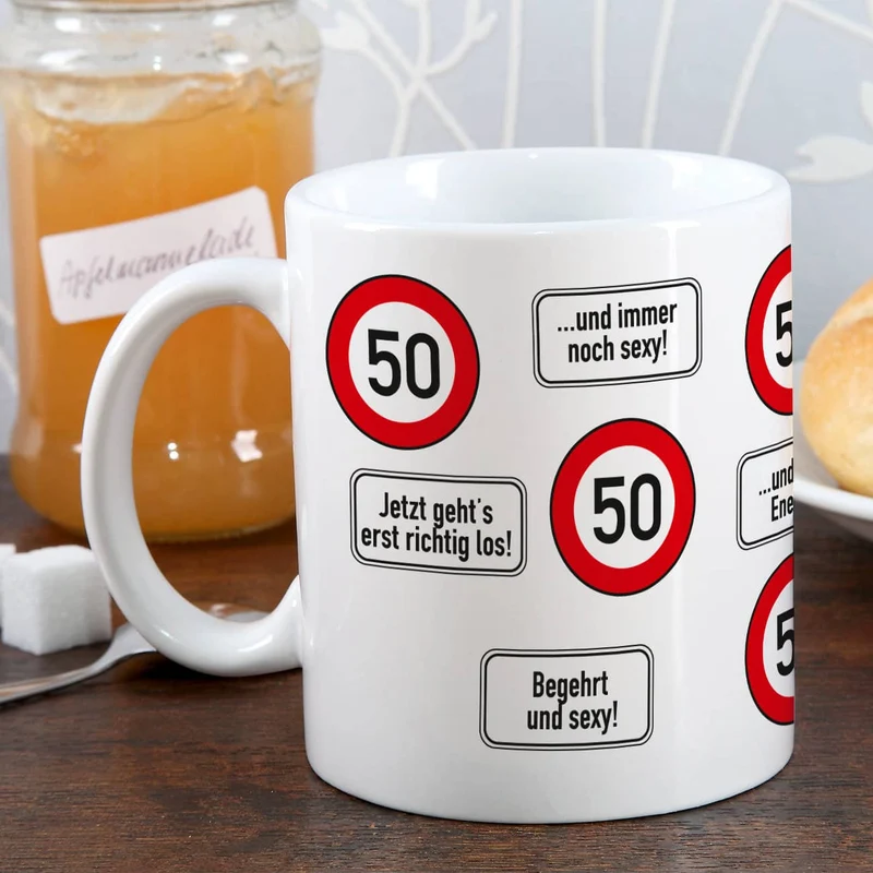 große Kaffeetasse zum 50. Geburtstag mit Verkehrszeichen - 50 -